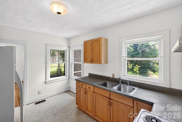 64 Second Street, Tryon, NC 28782