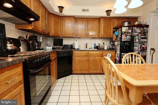 134 LAMPLIGHTER CT, Marlton, NJ 08053