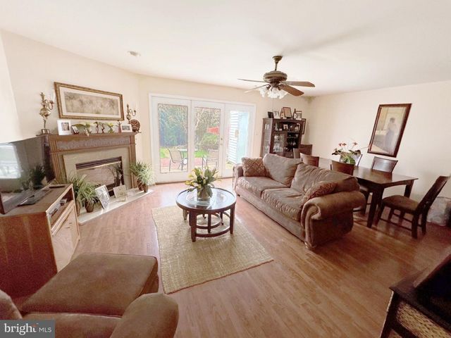 134 LAMPLIGHTER CT, Marlton, NJ 08053
