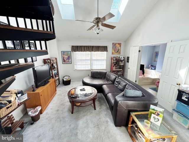 134 LAMPLIGHTER CT, Marlton, NJ 08053