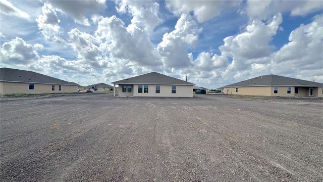 814 Fisher's Island Cir, Corpus Christi, TX 78415