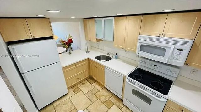 240 Galen Dr 314, Key Biscayne, FL 33149