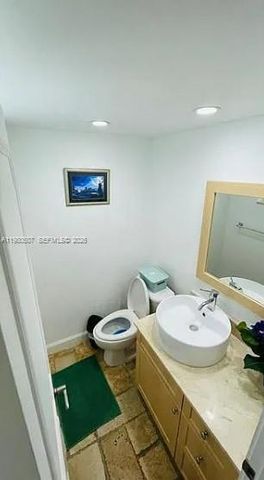 240 Galen Dr 314, Key Biscayne, FL 33149