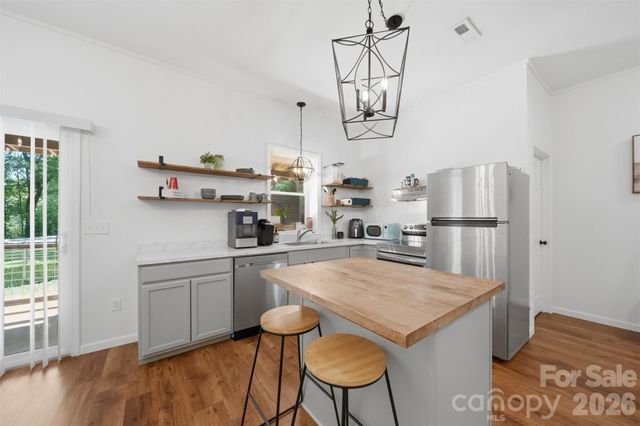 1857 Creekside Place, Lenoir, NC 28645
