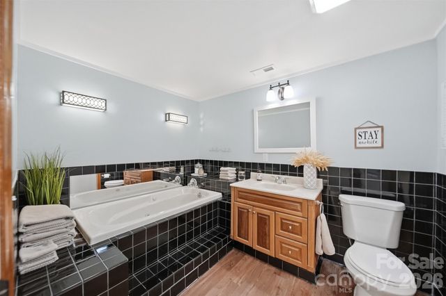 1857 Creekside Place, Lenoir, NC 28645