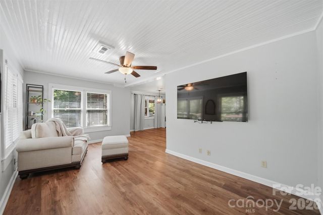 1857 Creekside Place, Lenoir, NC 28645