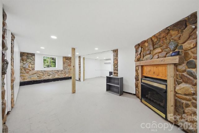 1857 Creekside Place, Lenoir, NC 28645