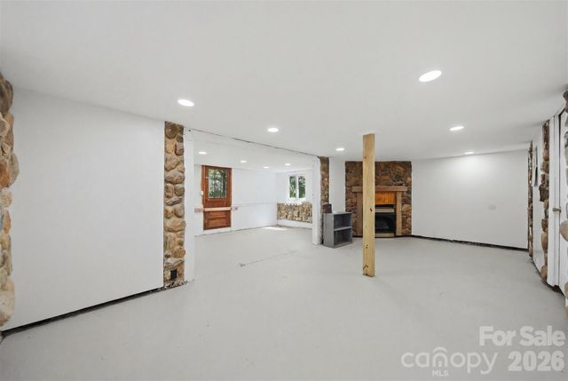 1857 Creekside Place, Lenoir, NC 28645