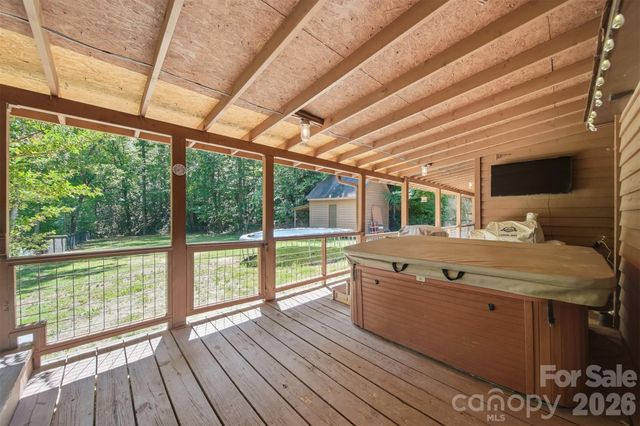 1857 Creekside Place, Lenoir, NC 28645