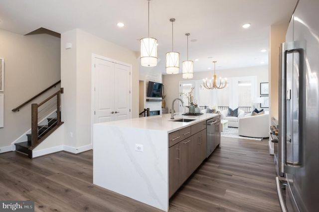 6239 CROSSWIND DR, Rockville, MD 20852