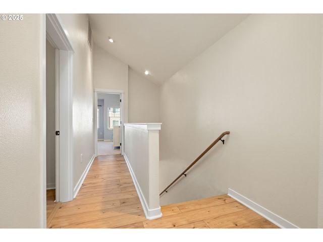 2514 Nw 3RD Ter, Gresham, OR 97030