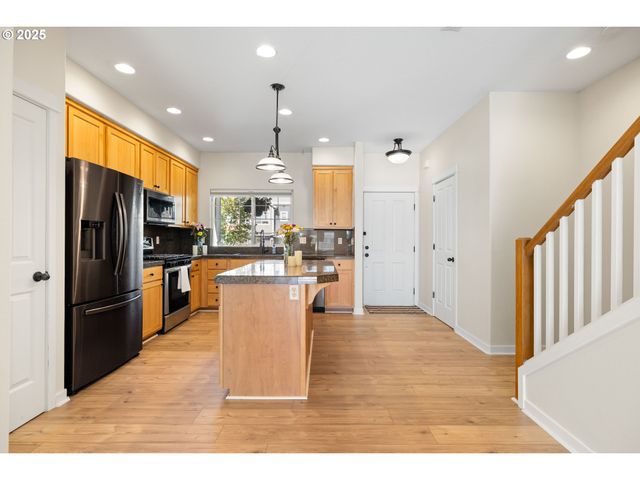 2514 Nw 3RD Ter, Gresham, OR 97030