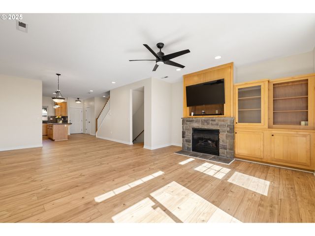 2514 Nw 3RD Ter, Gresham, OR 97030