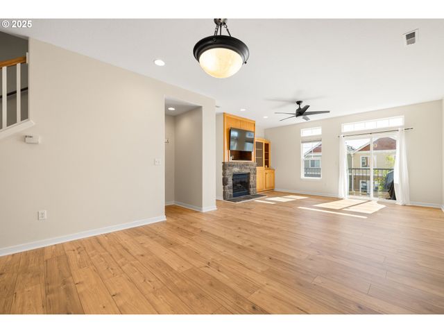 2514 Nw 3RD Ter, Gresham, OR 97030