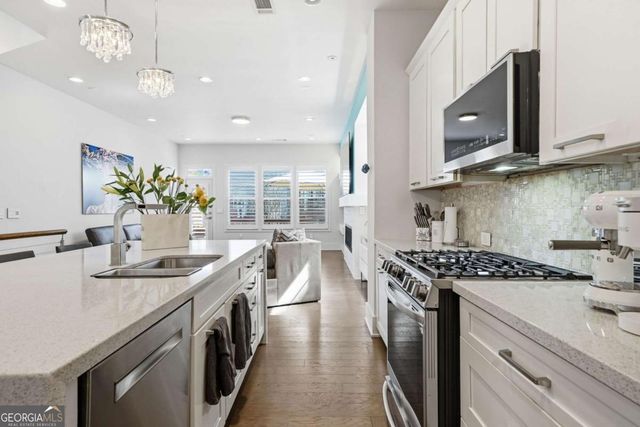 447 Alderwood Street, Atlanta, GA 30328