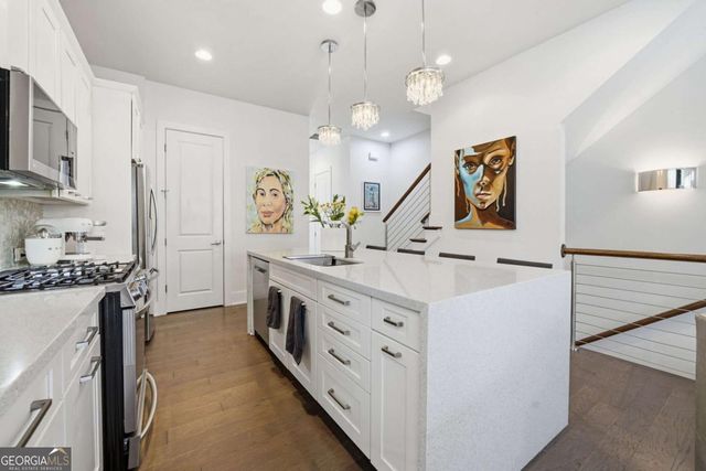 447 Alderwood Street, Atlanta, GA 30328