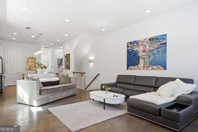 447 Alderwood Street, Atlanta, GA 30328