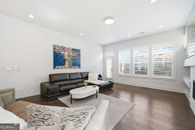 447 Alderwood Street, Atlanta, GA 30328