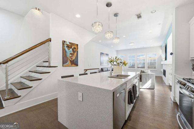 447 Alderwood Street, Atlanta, GA 30328