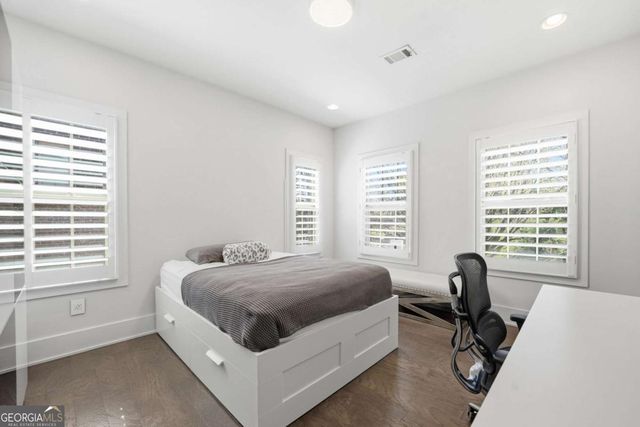 447 Alderwood Street, Atlanta, GA 30328