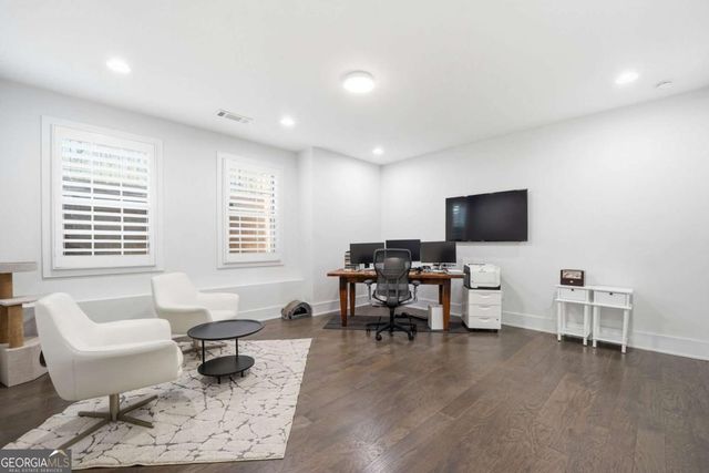 447 Alderwood Street, Atlanta, GA 30328