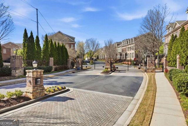 447 Alderwood Street, Atlanta, GA 30328