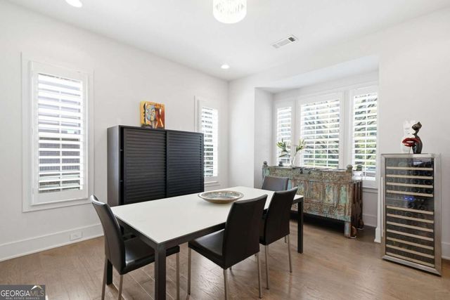 447 Alderwood Street, Atlanta, GA 30328