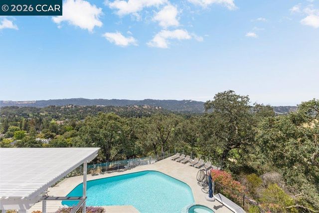 136 Tracy Ln, Alamo, CA 94507