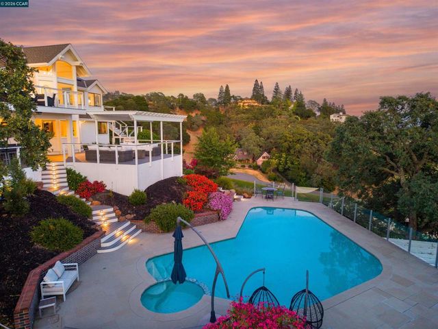 136 Tracy Ln, Alamo, CA 94507