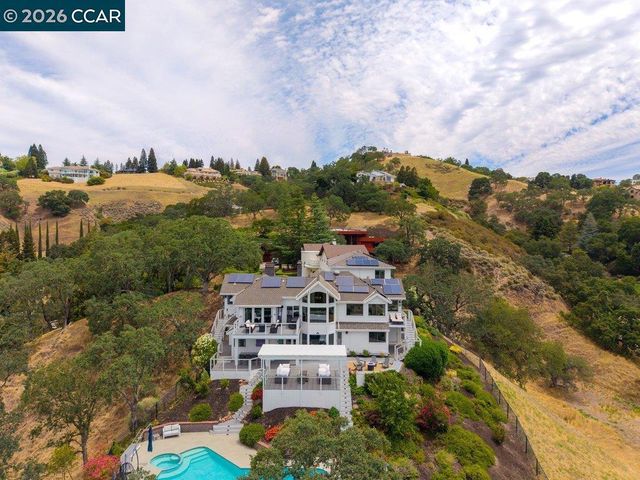136 Tracy Ln, Alamo, CA 94507