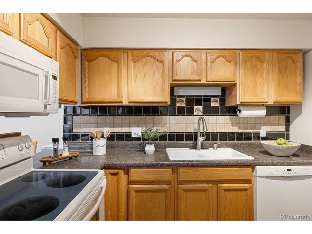 1820 Newland Ct 204, Lakewood, CO 80214