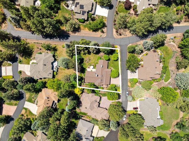 20465 Powder Mountain Court, Bend, OR 97702