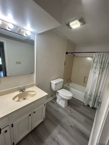 5212 Carnifix Ct, Baton Rouge, LA 70817