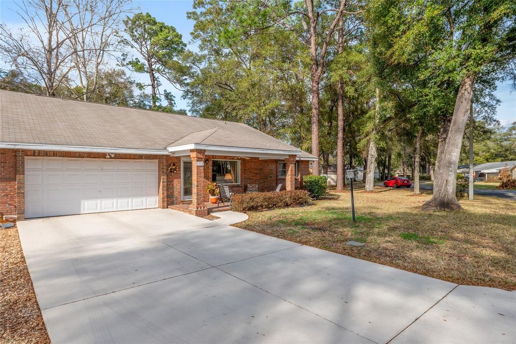 Image 3 of property listing at 8707 SW 88TH COURT ROAD K, Ocala, FL 34481