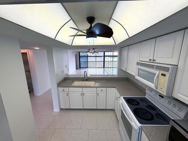 4620 BAY BOULEVARD 1122, Port Richey, FL 34668