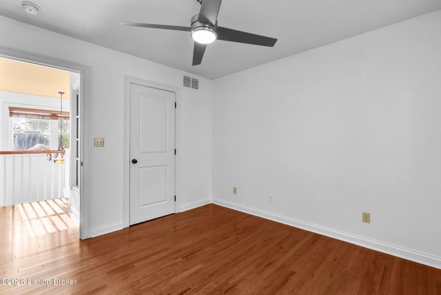 5000 Flora Springs Cir, Louisville, KY 40299