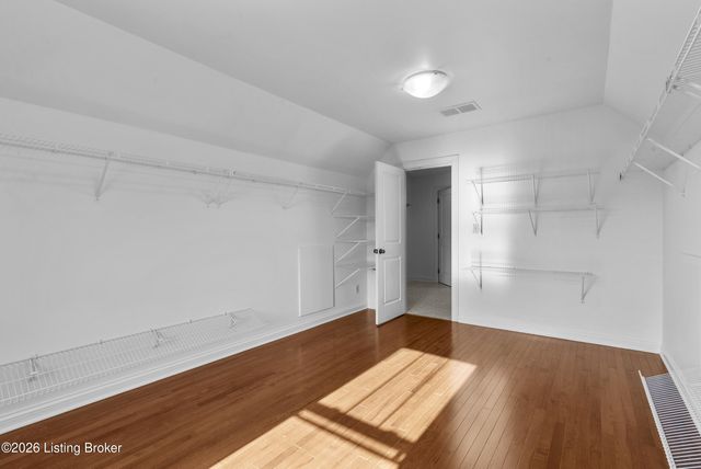 5000 Flora Springs Cir, Louisville, KY 40299