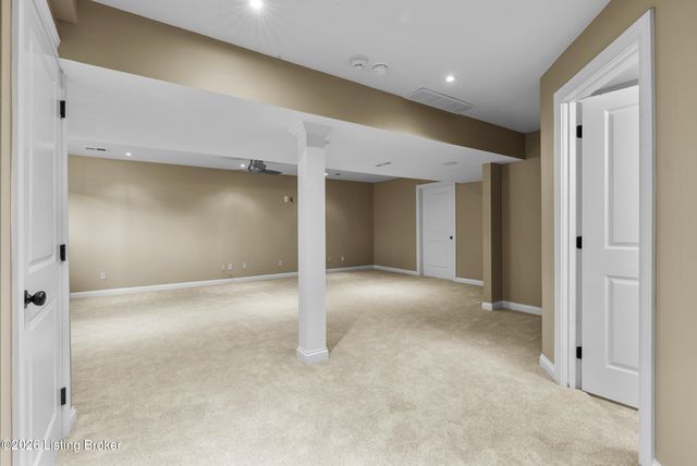 5000 Flora Springs Cir, Louisville, KY 40299