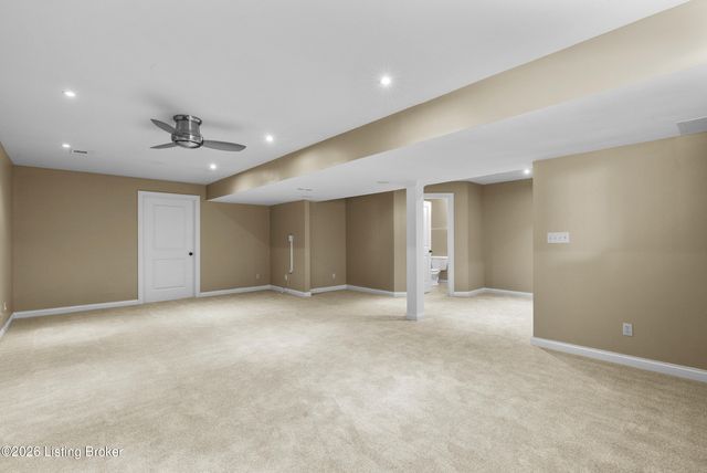 5000 Flora Springs Cir, Louisville, KY 40299