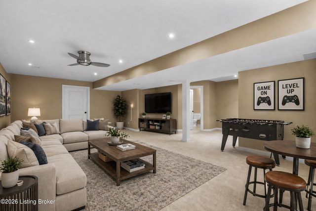 5000 Flora Springs Cir, Louisville, KY 40299