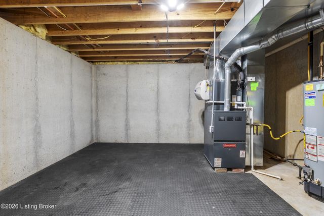 5000 Flora Springs Cir, Louisville, KY 40299