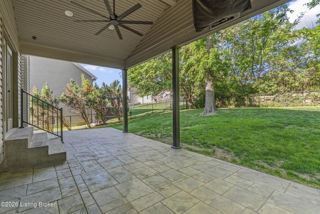 5000 Flora Springs Cir, Louisville, KY 40299