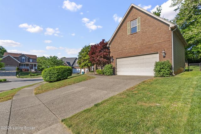 5000 Flora Springs Cir, Louisville, KY 40299