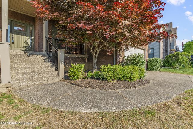 5000 Flora Springs Cir, Louisville, KY 40299
