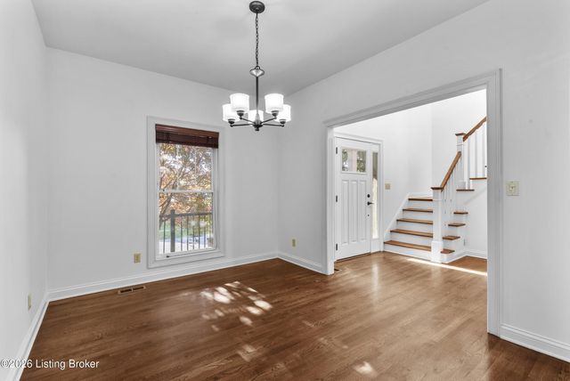 5000 Flora Springs Cir, Louisville, KY 40299