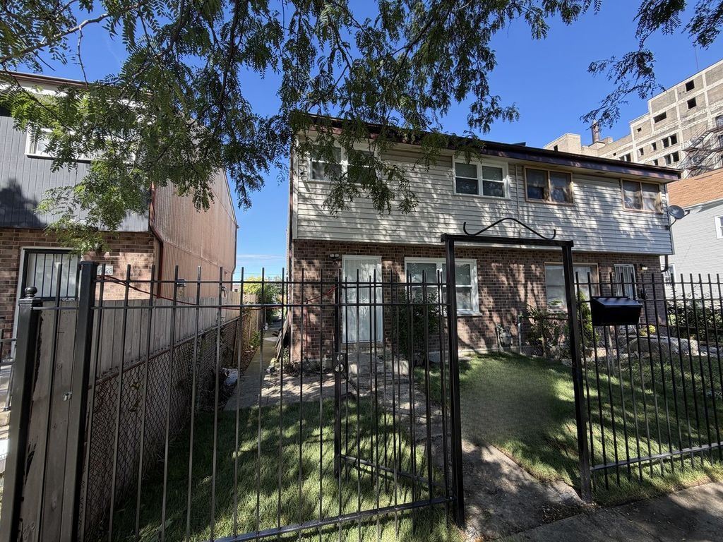 4026 W Washington Boulevard, Chicago, IL 60624 — exterior