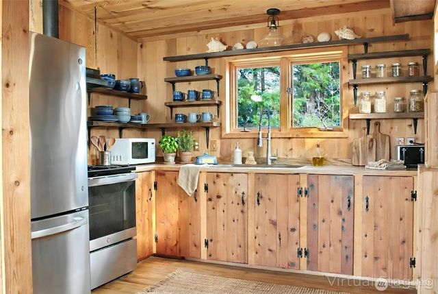 32400 J Place, Ocean Park, WA 98640