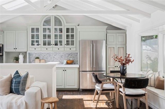 2571 Waverly Drive, Newport Beach, CA 92663