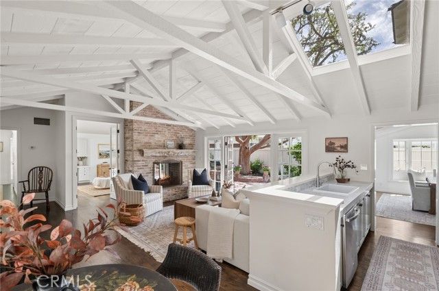 2571 Waverly Drive, Newport Beach, CA 92663