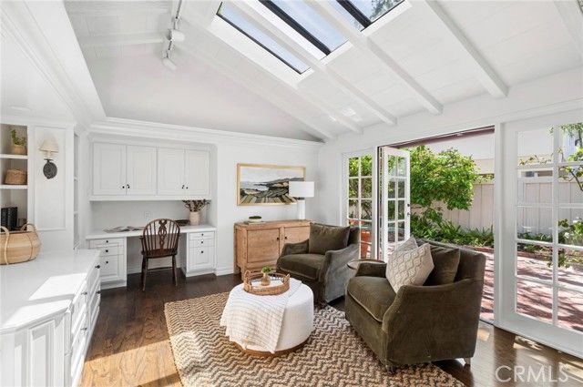 2571 Waverly Drive, Newport Beach, CA 92663